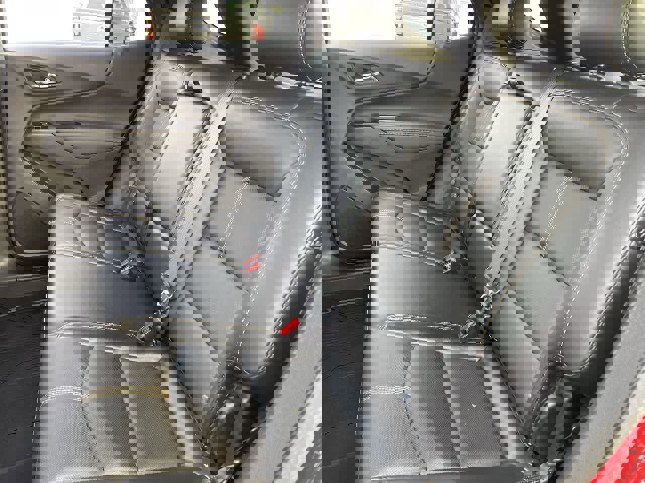 Used 2023 Chevrolet Equinox Premier image 19