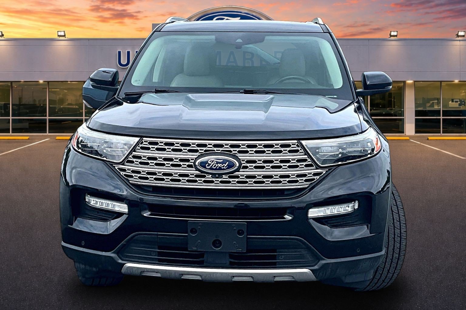 Used 2021 Ford Explorer Limited w/ Equipment Group 301A RWD image 3