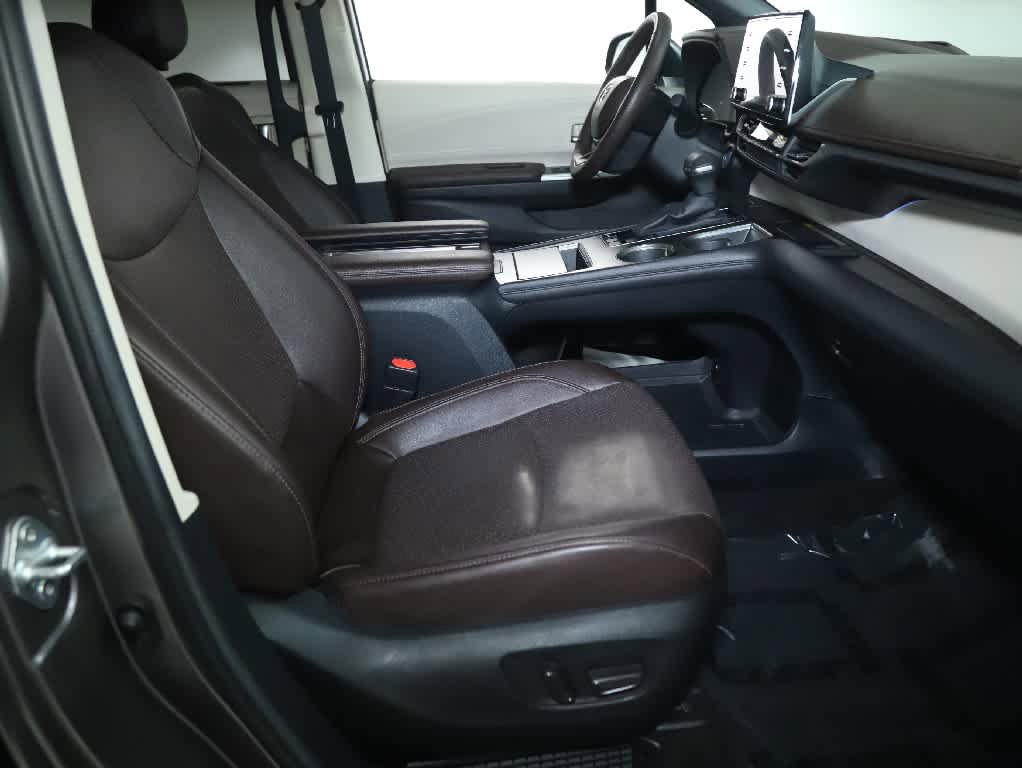 Certified 2022 Toyota Sienna Platinum AWD/4WD image 35