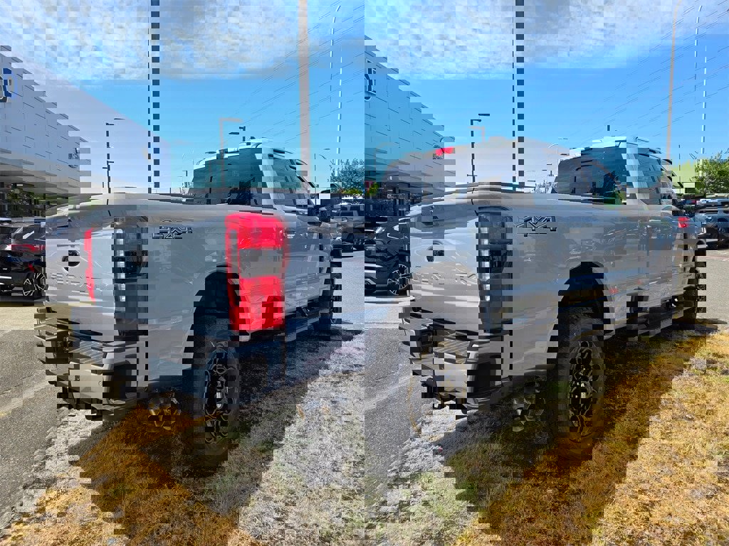 New 2025 Ford F350 Lariat w/ Lariat Ultimate Package image 5