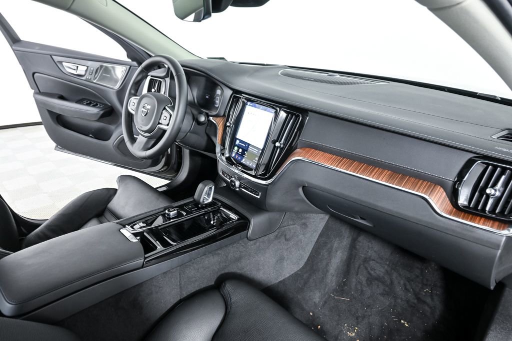 Certified 2025 Volvo S60 T8 Ultra AWD/4WD image 26