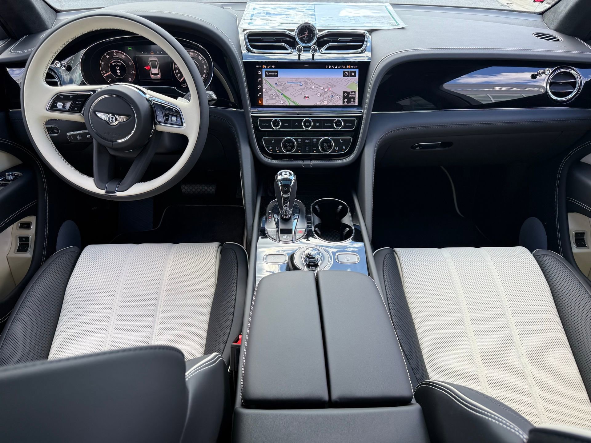 New 2025 Bentley Bentayga image 4