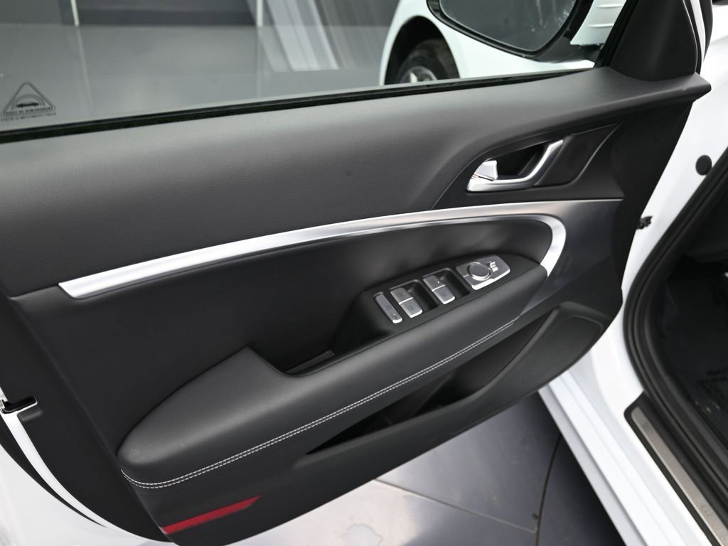 Used 2026 Genesis G70 2.5T image 12