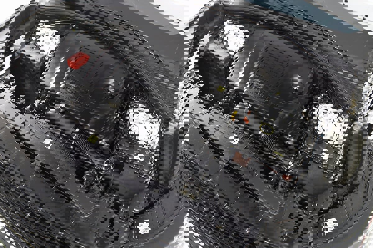 Used 2021 Land Rover Range Rover Velar R-Dynamic S image 17