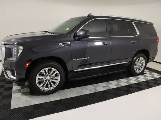 Used 2023 GMC Yukon SLT w/ SLT Luxury Package AWD/4WD image 2
