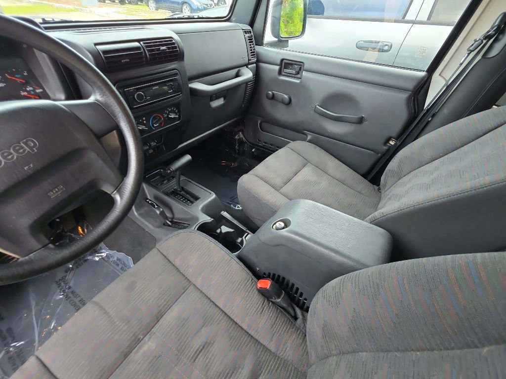 Used 2004 Jeep Wrangler 4WD w/ Dual Top Group image 10