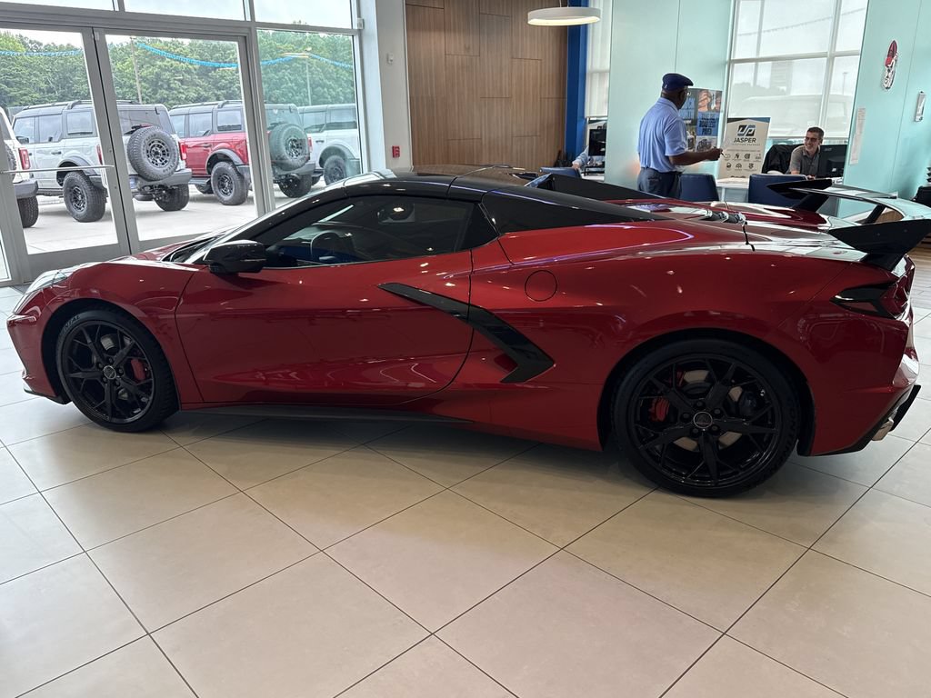 Used 2022 Chevrolet Corvette Stingray Premium Conv w/ Z51 Performance Package RWD image 4