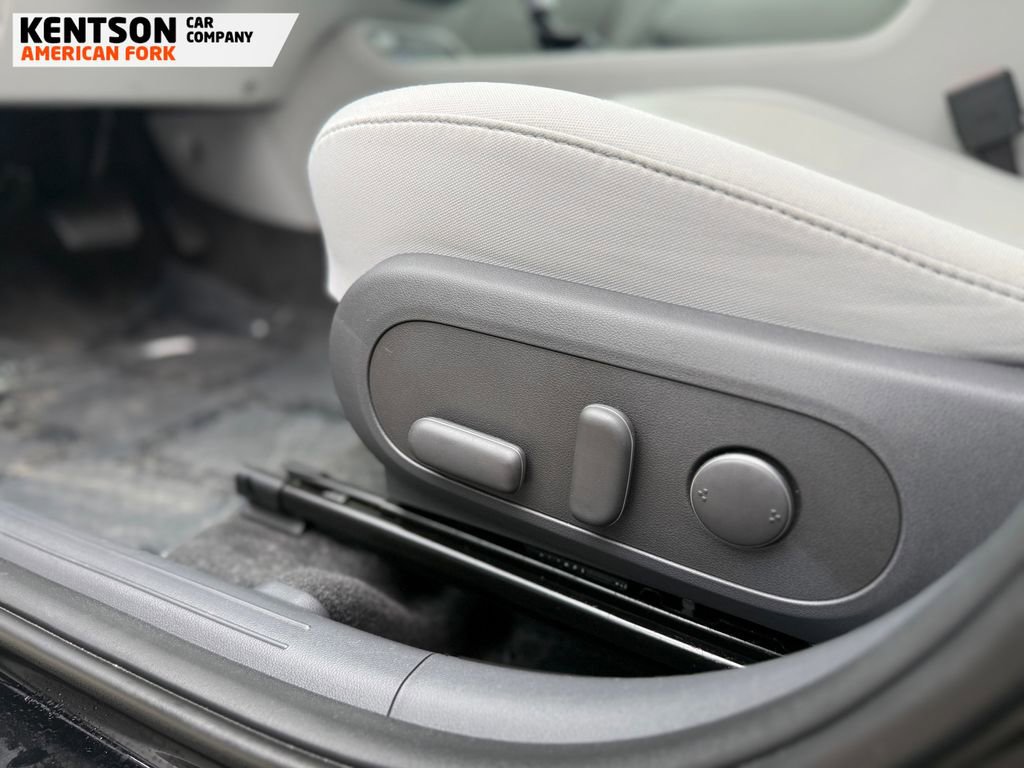 Used 2025 Hyundai Kona SEL image 35