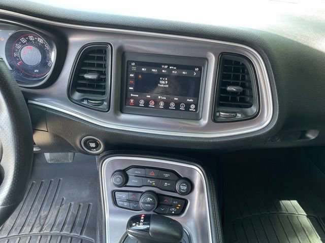 Used 2021 Dodge Challenger SXT w/ Driver Convenience Group RWD image 19