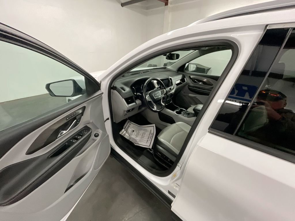 Used 2022 GMC Terrain SLT image 10