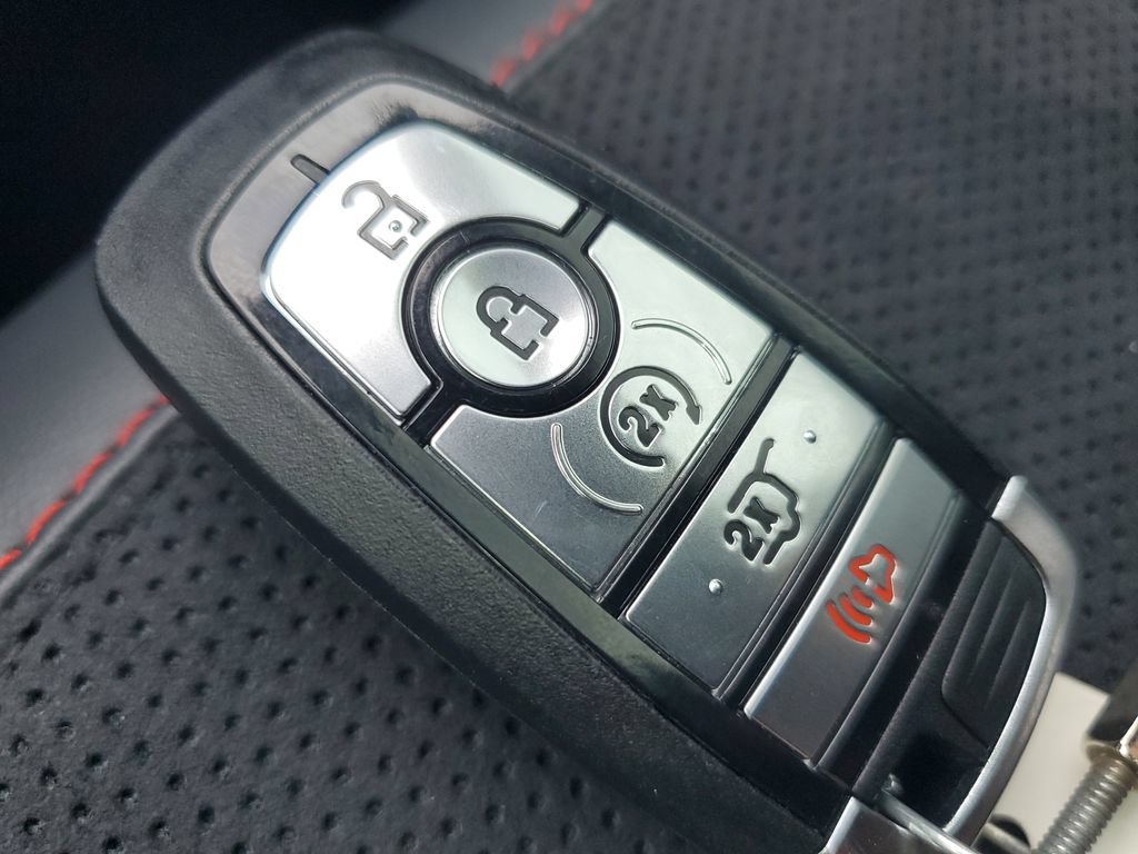 Used 2025 Ford Explorer ST AWD/4WD image 9