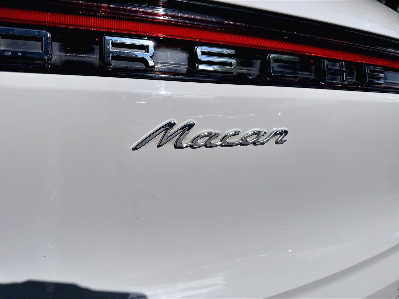 Used 2020 Porsche Macan AWD/4WD image 11