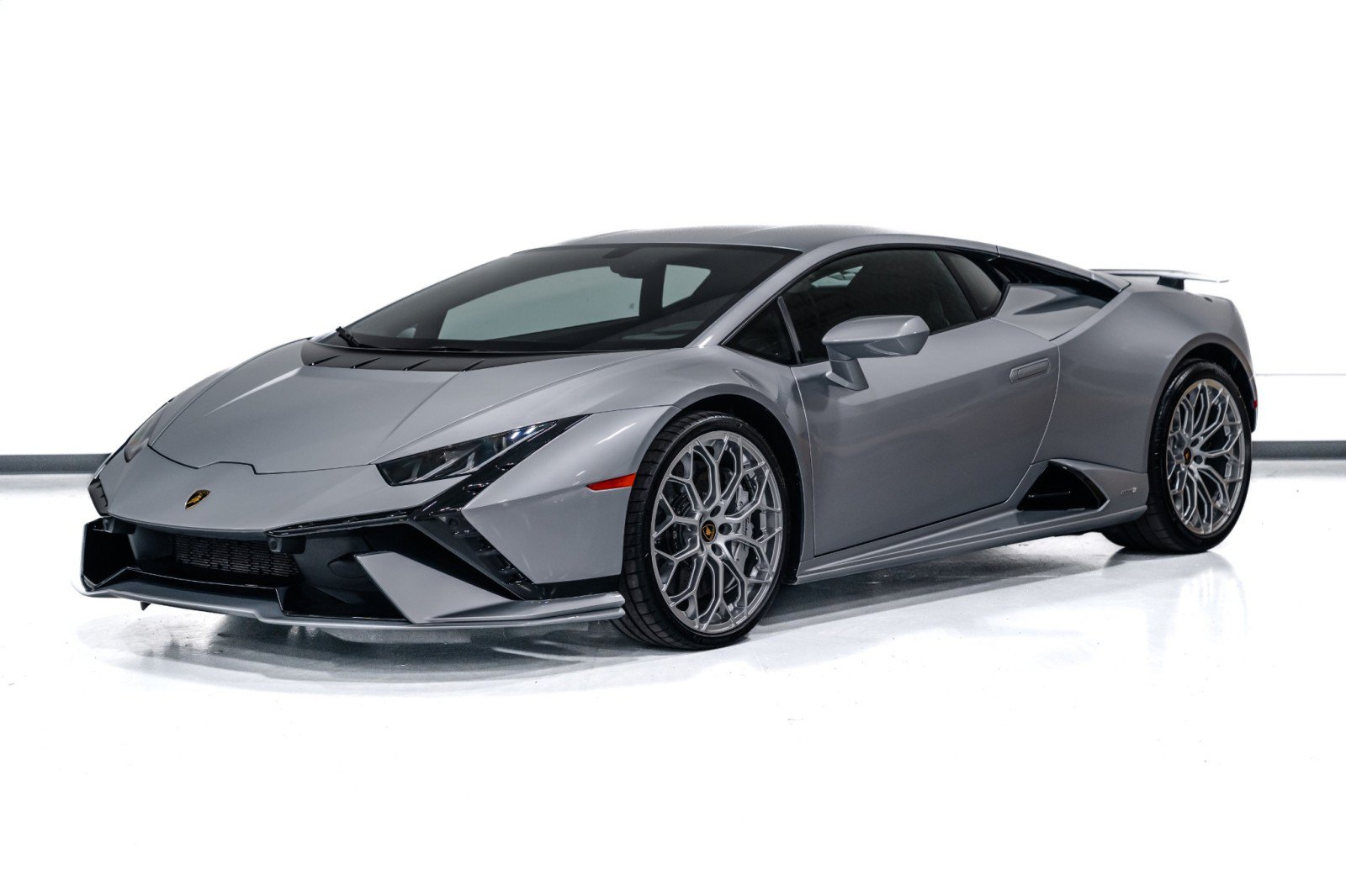 Used 2023 Lamborghini Huracan Tecnica RWD image 4