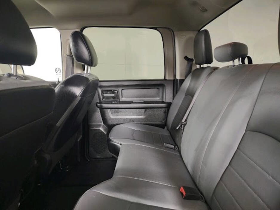 Used 2022 RAM 1500 Tradesman w/ Chrome Appearance Group image 11