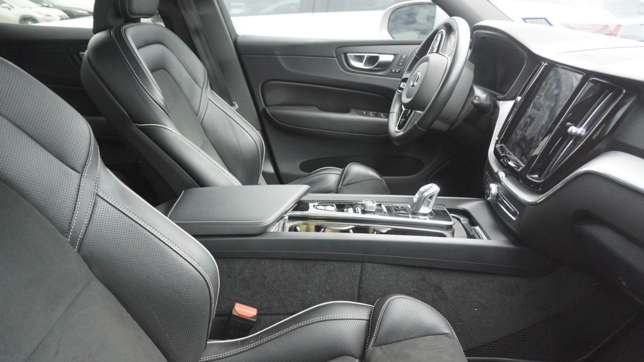 Used 2019 Volvo XC60 T8 R-Design w/ Advanced Package AWD/4WD image 9