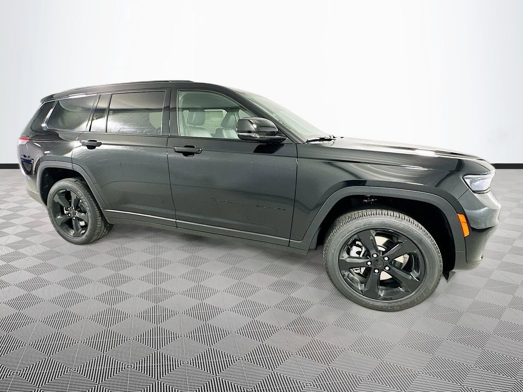 New 2025 Jeep Grand Cherokee L Altitude image 3