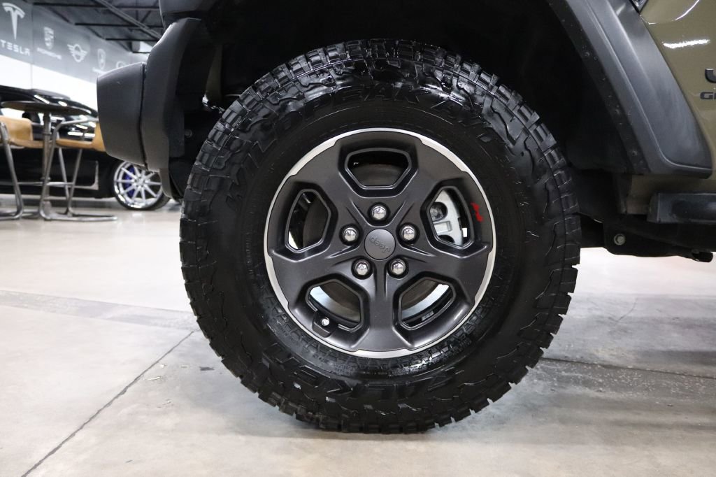 Used 2020 Jeep Gladiator Sport image 35