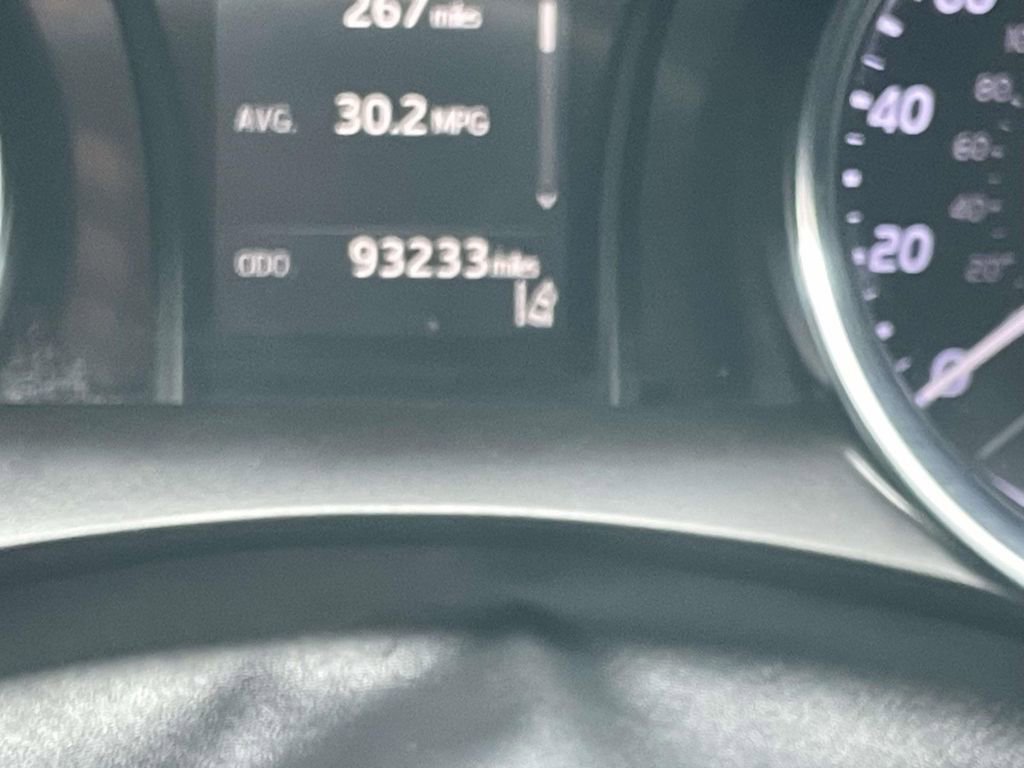 Used 2019 Toyota Camry LE image 36