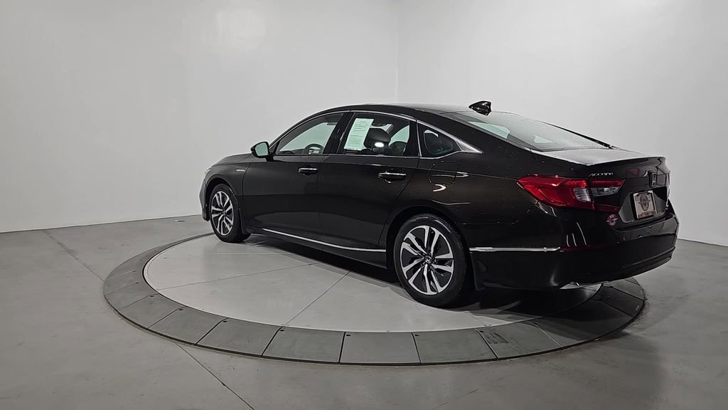 Used 2018 Honda Accord Touring image 3