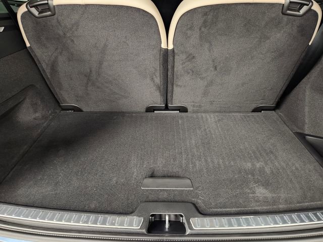 New 2026 Volvo XC90 B6 Plus w/ Protection Package Premier image 34