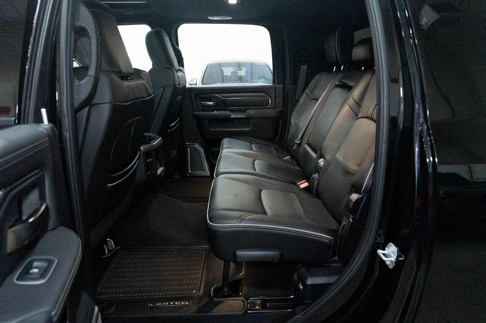 Used 2020 RAM 3500 Limited AWD/4WD image 33