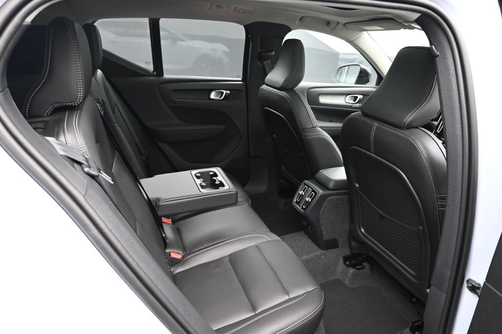 New 2026 Volvo XC40 B5 Plus w/ Climate Package AWD/4WD image 19