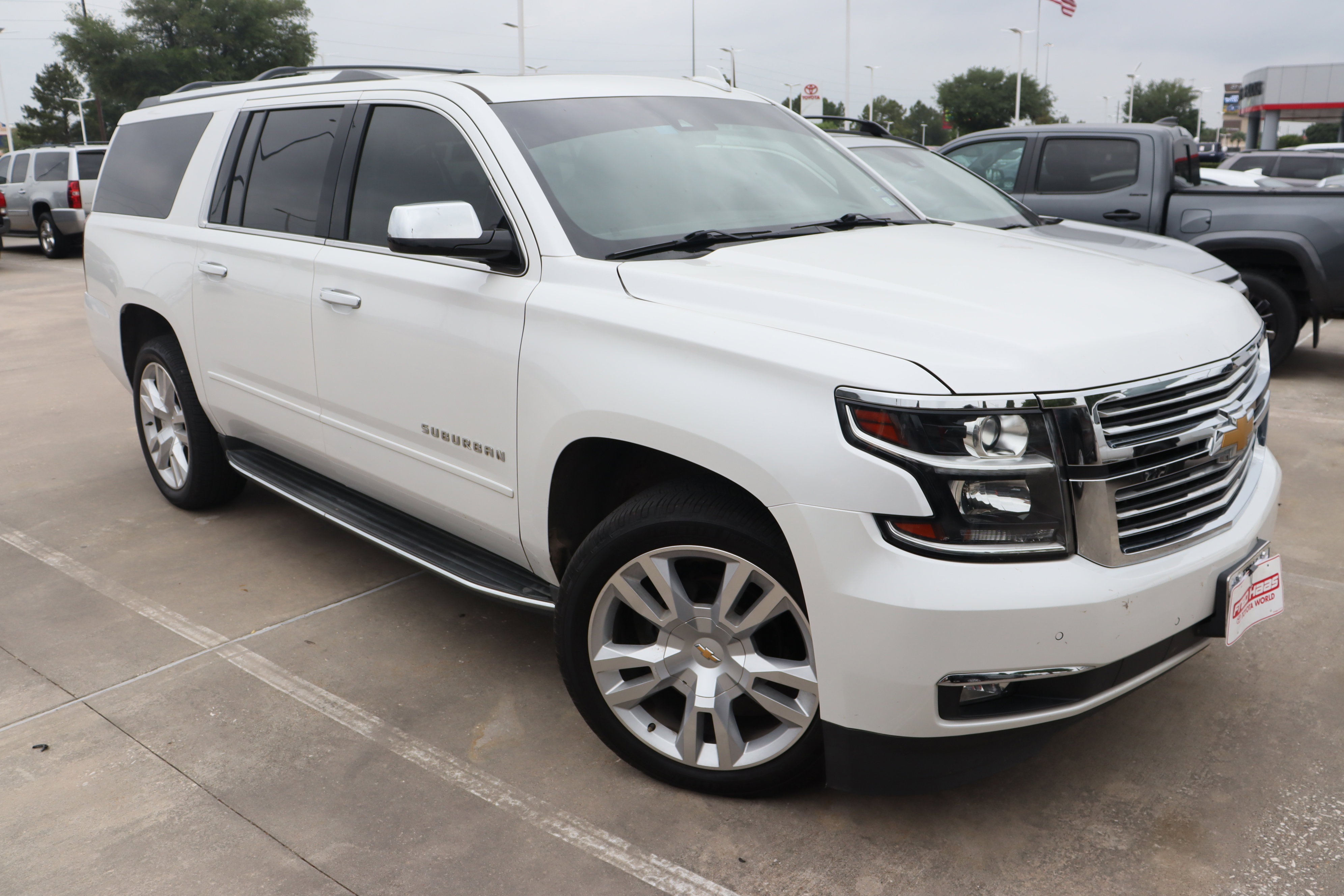 Used 2017 Chevrolet Suburban Premier AWD/4WD image 2