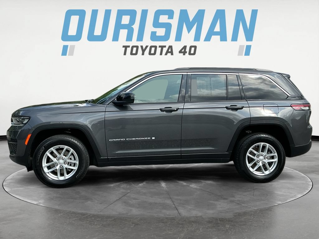 Used 2025 Jeep Grand Cherokee Laredo X AWD/4WD image 4