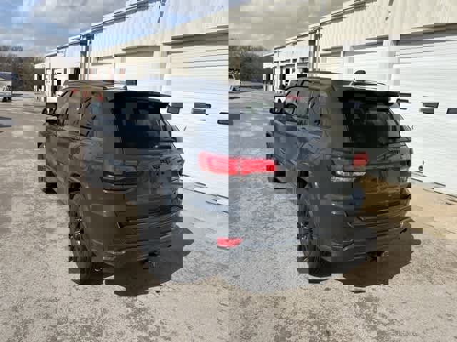 Used 2017 Jeep Grand Cherokee Altitude image 17