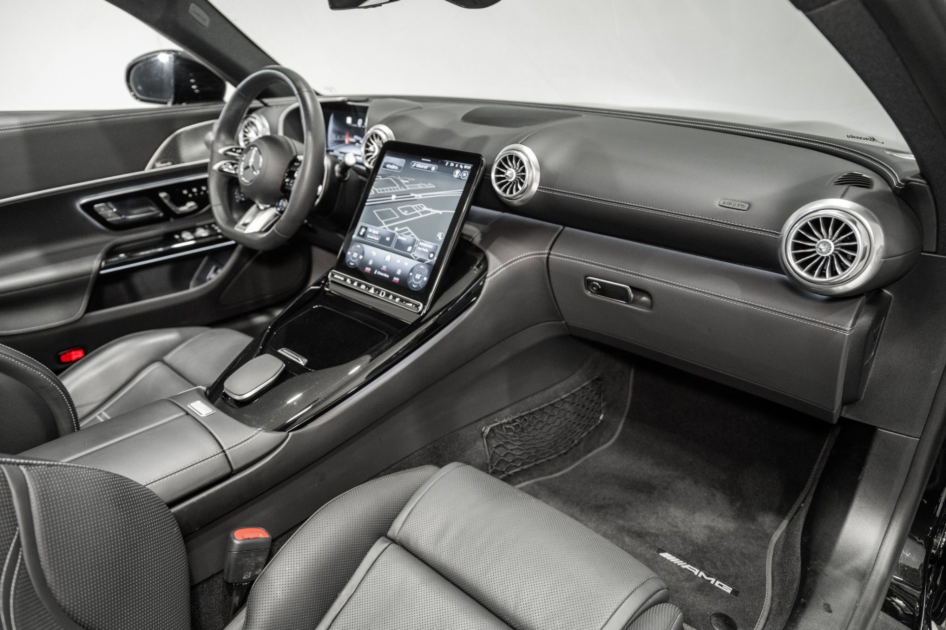 Used 2023 Mercedes-Benz SL 63 AMG 4MATIC image 24