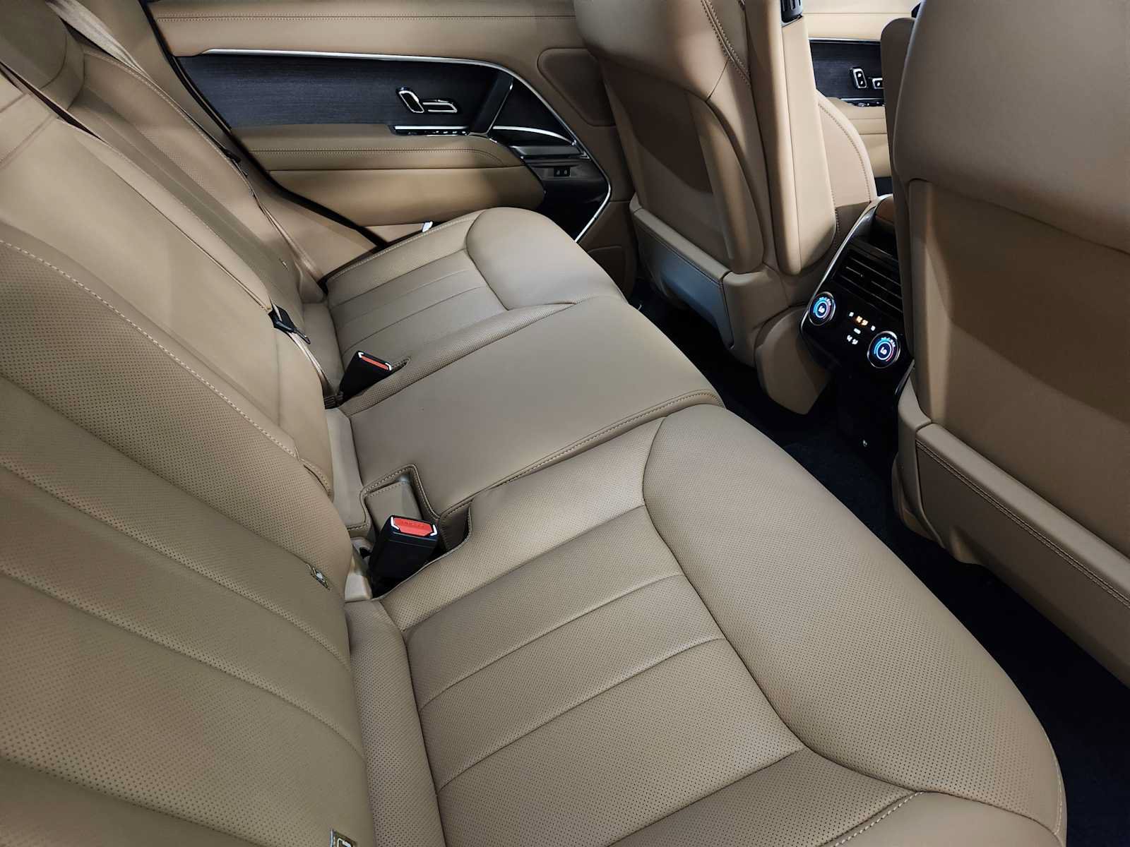 New 2026 Land Rover Range Rover SE AWD/4WD image 30