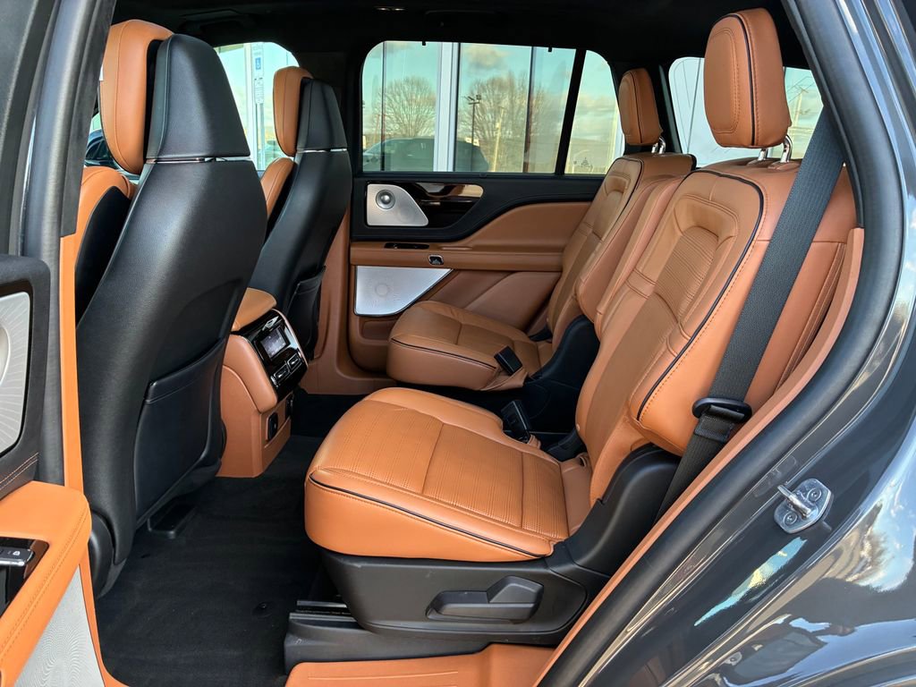 Used 2023 Lincoln Aviator Black Label image 21
