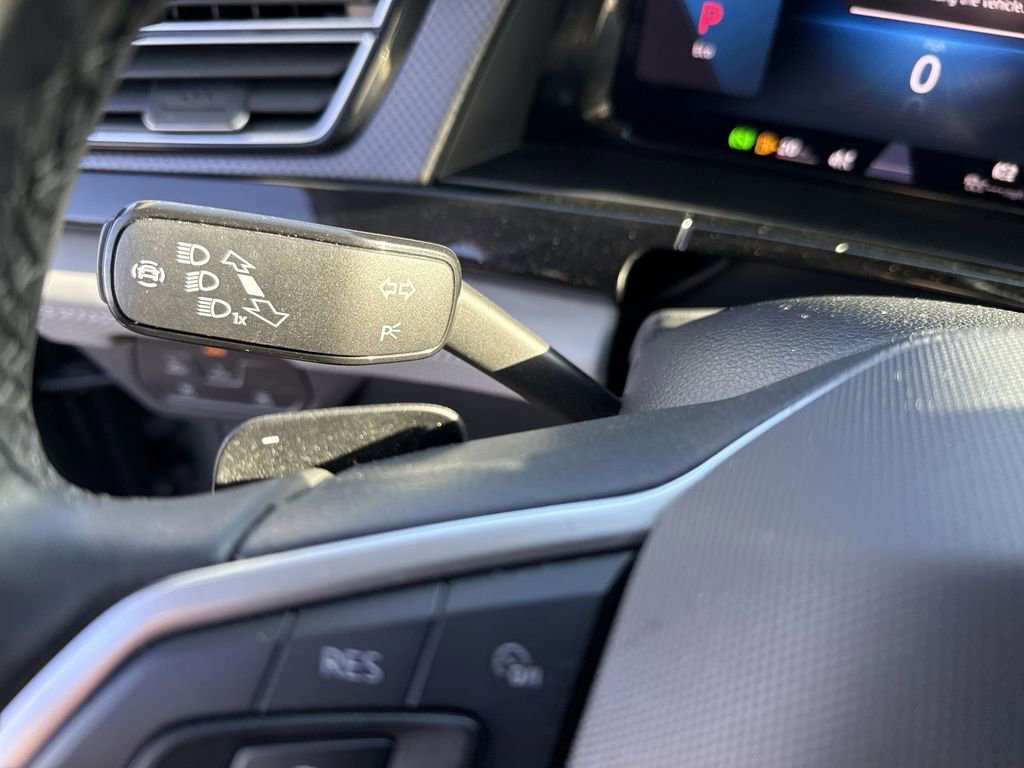 Used 2025 Volkswagen Atlas Peak Edition SE image 21