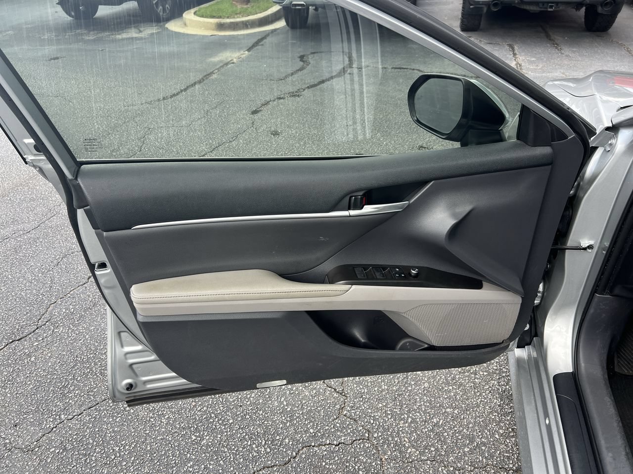 Used 2021 Toyota Camry XLE w/ Navigation Package FWD image 14