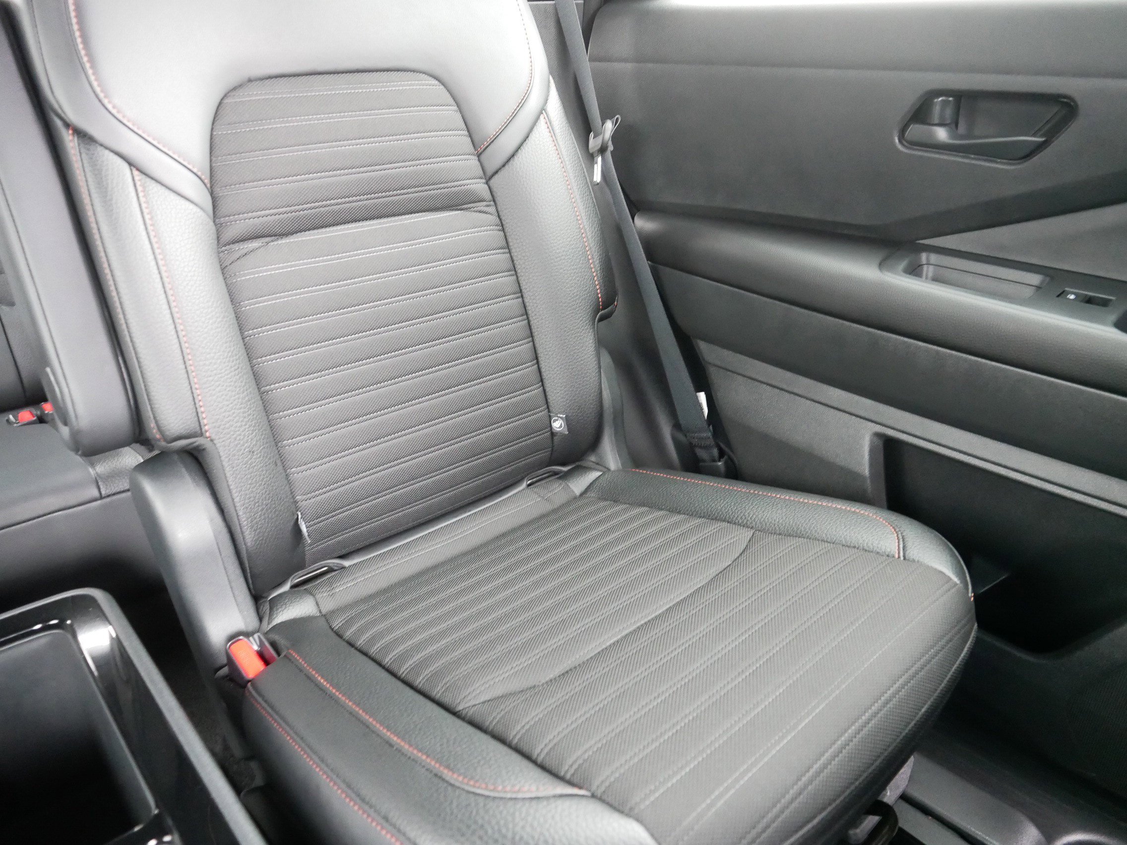 Certified 2025 Nissan Pathfinder Rock Creek image 14