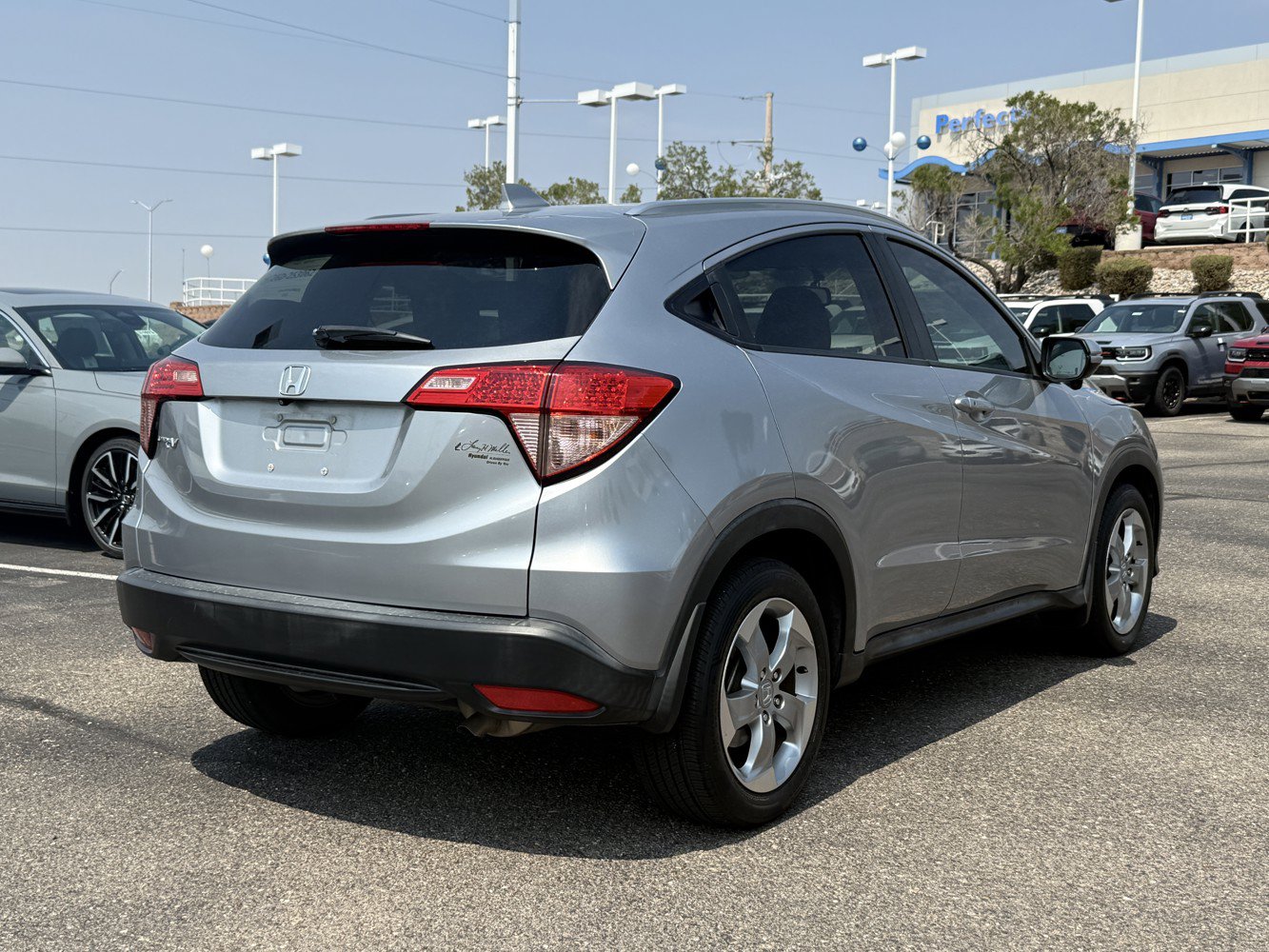 Used 2017 Honda HR-V EX-L image 5