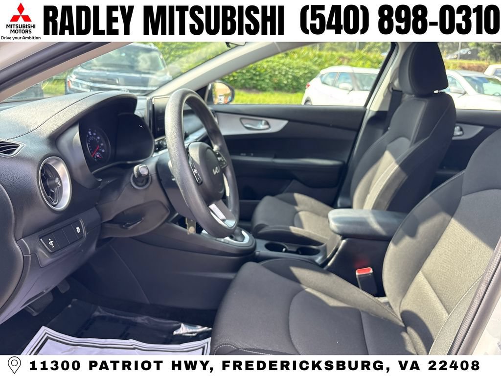 Used 2023 Kia Forte LXS FWD image 3