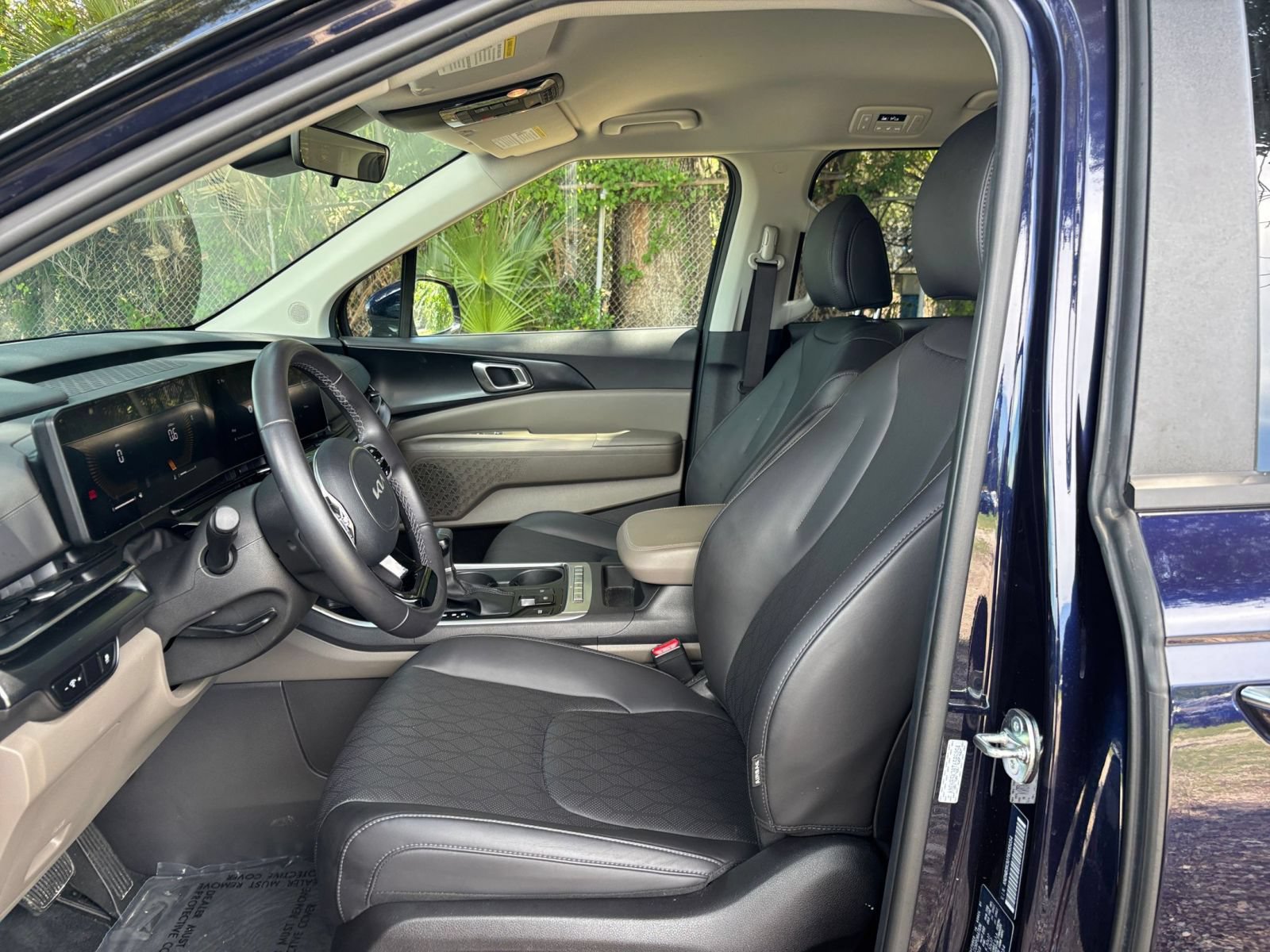 Used 2026 Kia Carnival FWD image 29