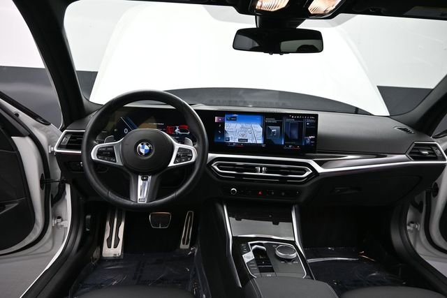 Used 2023 BMW 330i Sedan w/ M Sport Package RWD image 16