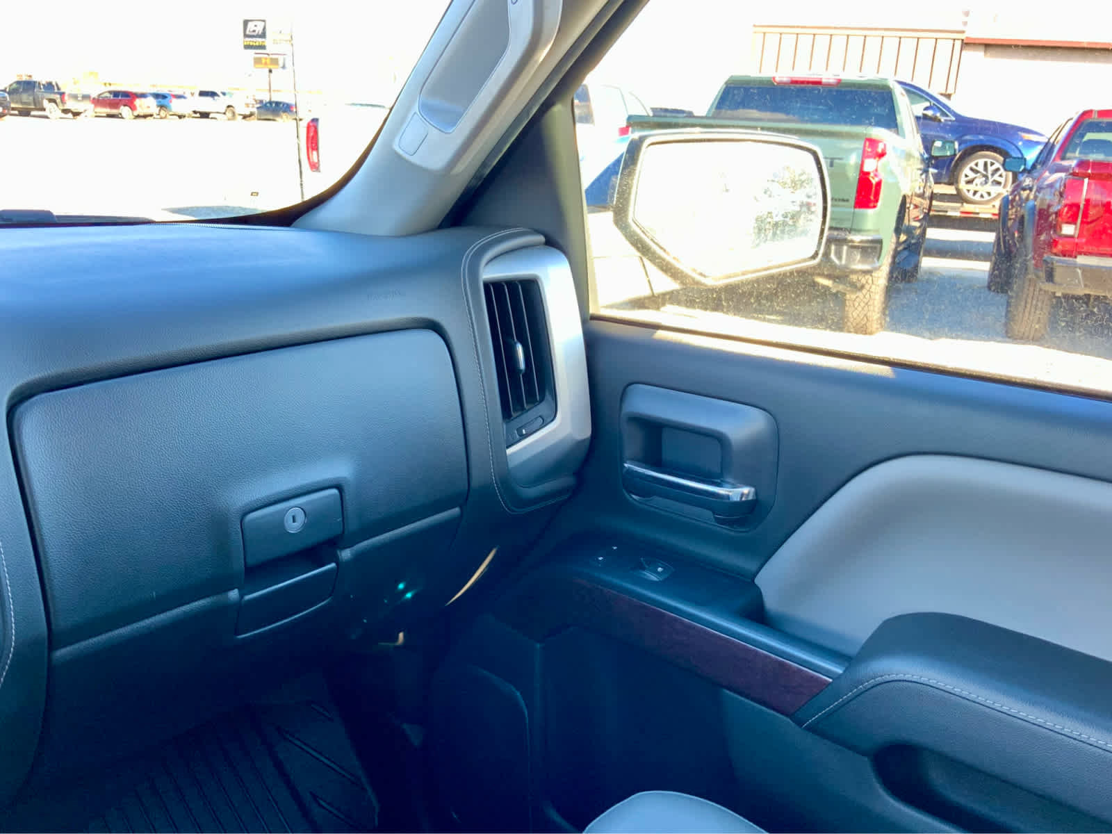 Used 2018 GMC Sierra 1500 SLT w/ SLT Preferred Package image 37