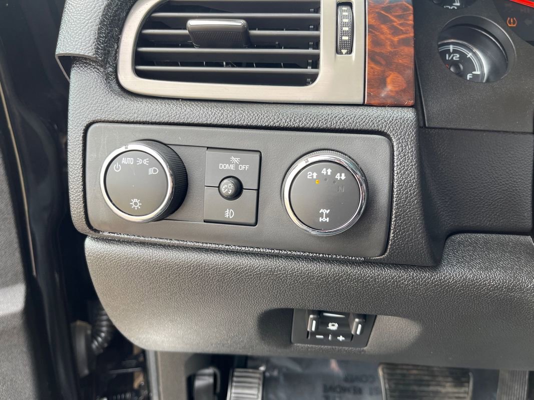 Used 2014 GMC Sierra 2500 Denali w/ Suspension Package, Off-Road image 13