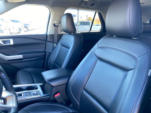Used 2022 Ford Explorer XLT w/ Equipment Group 202A image 13
