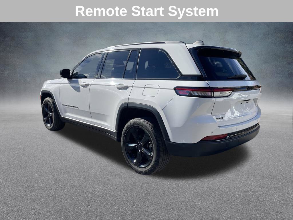 Used 2023 Jeep Grand Cherokee Altitude AWD/4WD image 7