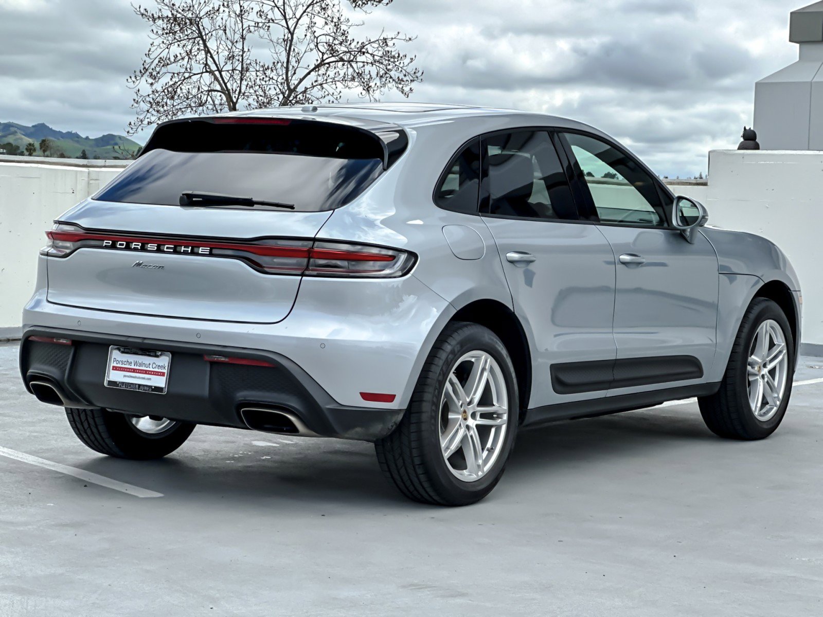 Used 2025 Porsche Macan image 8