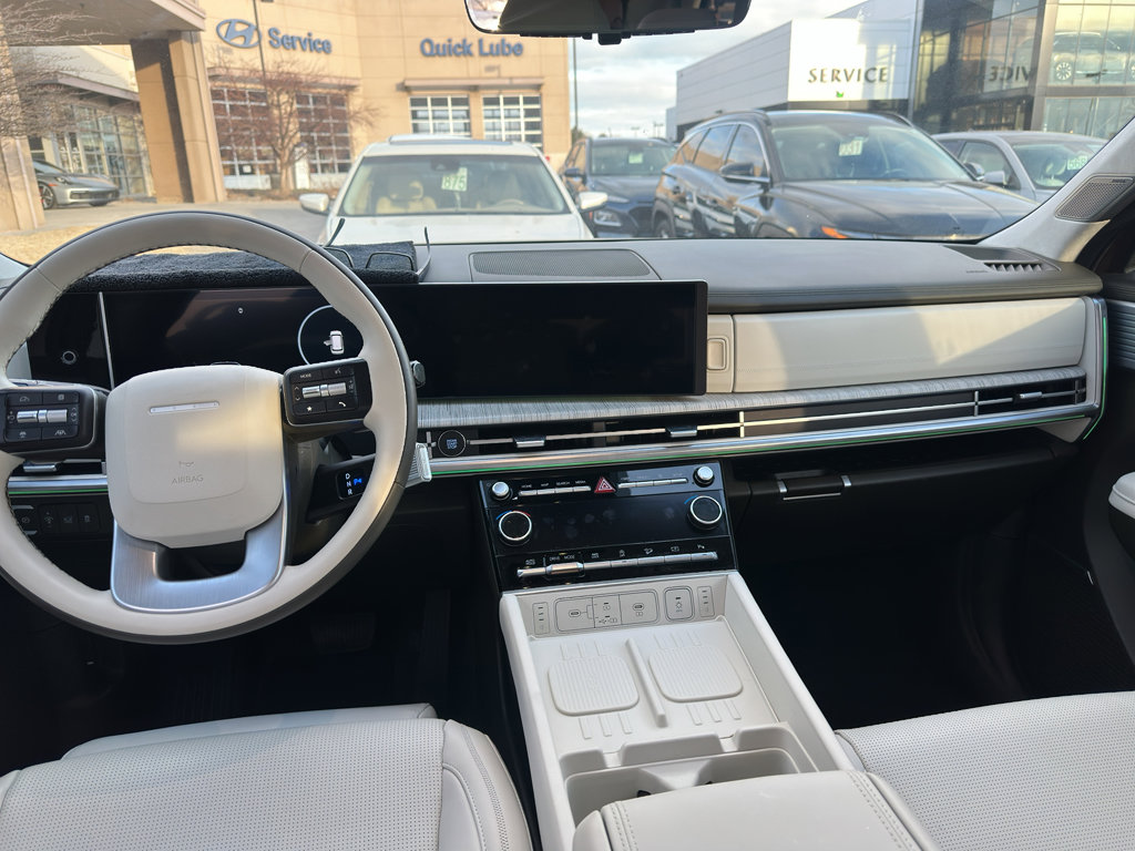 Used 2025 Hyundai Santa Fe Calligraphy image 9