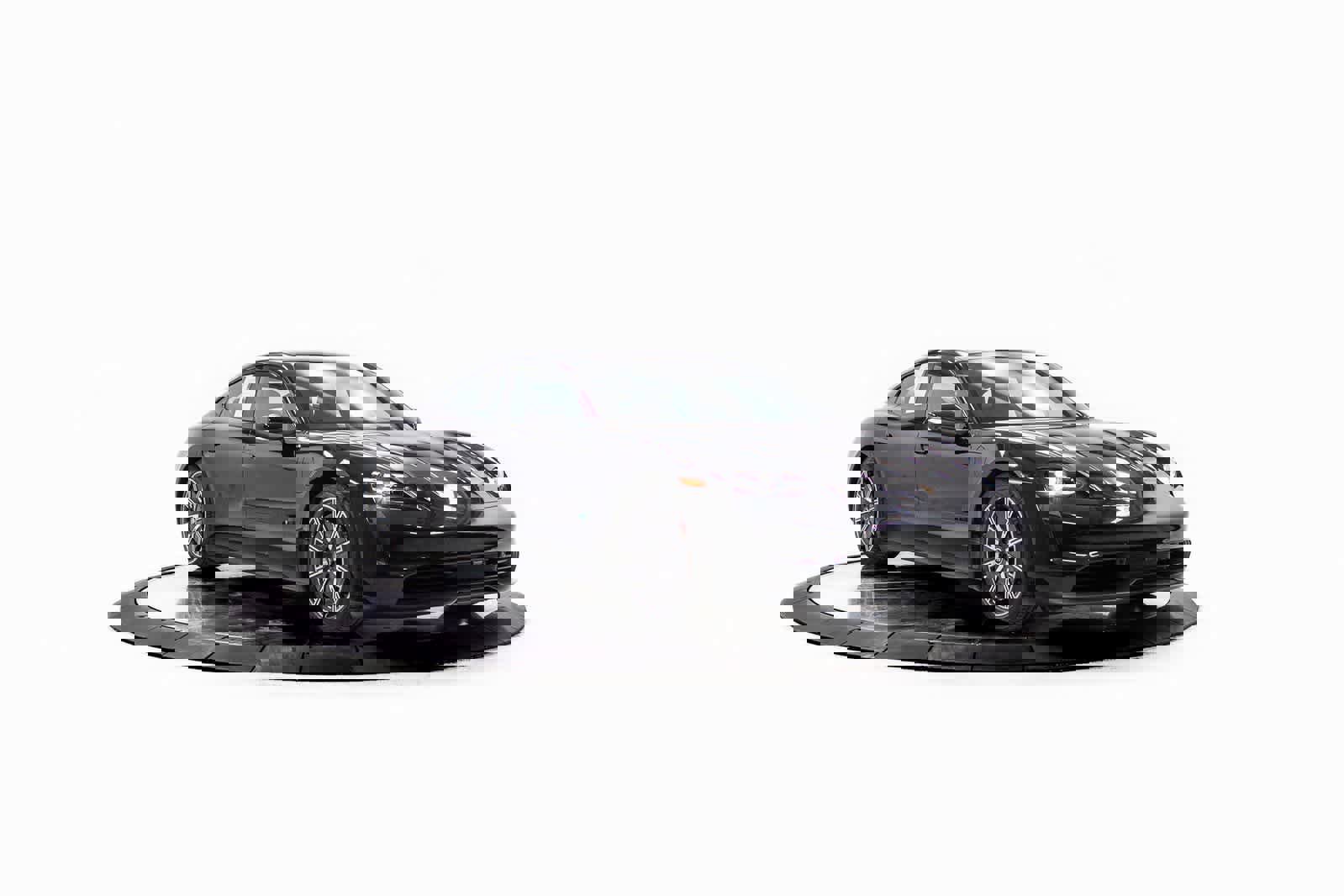 Certified 2022 Porsche Taycan 4S image 9