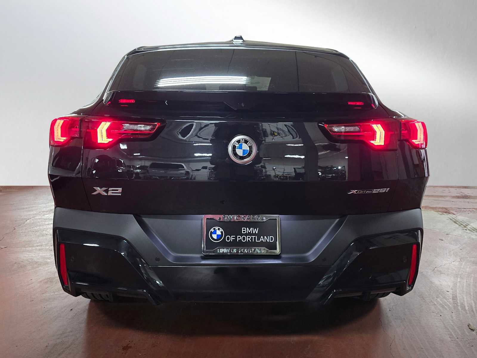 Used 2025 BMW X2 xDrive28i w/ Technology Package image 4