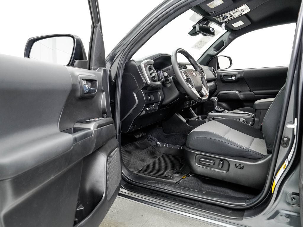 Used 2023 Toyota Tacoma TRD Off-Road AWD/4WD image 8