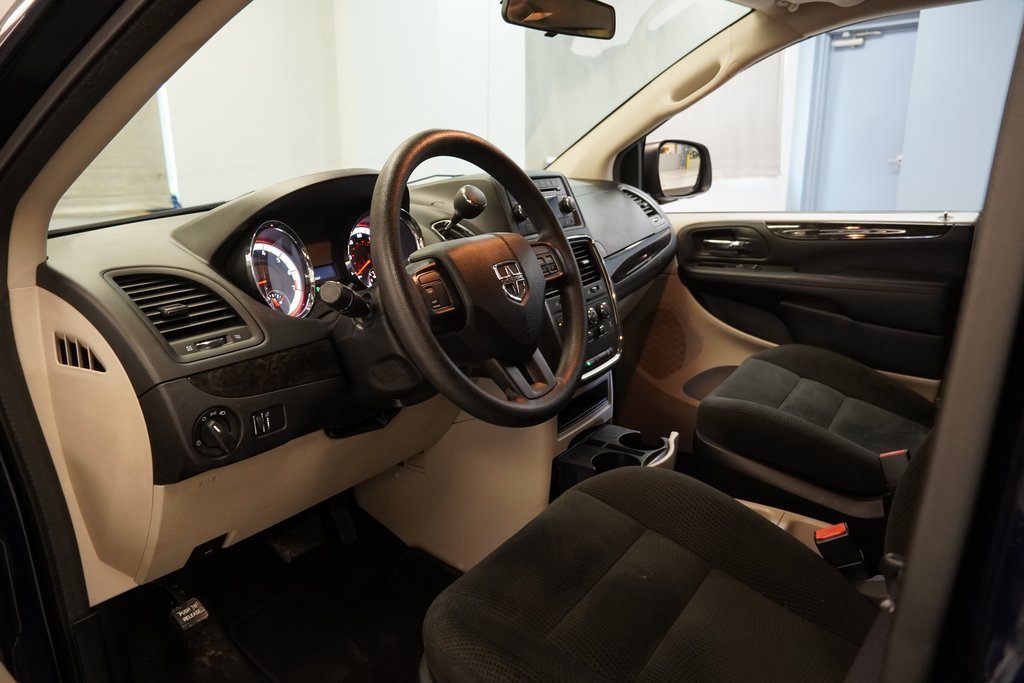 Used 2016 Dodge Grand Caravan SE w/ Quick Order Package 29E SE image 6