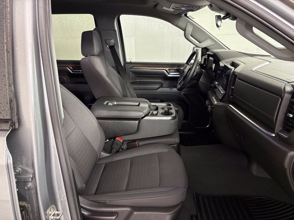 Used 2024 Chevrolet Silverado 1500 LT RWD image 46